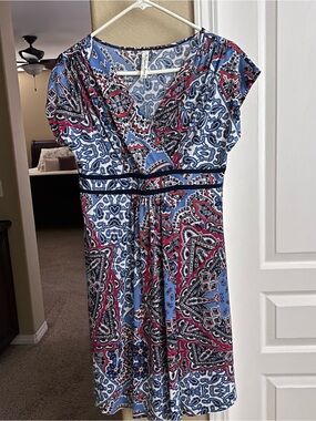 Blue & Red Paisley V-Neck Women's Dress